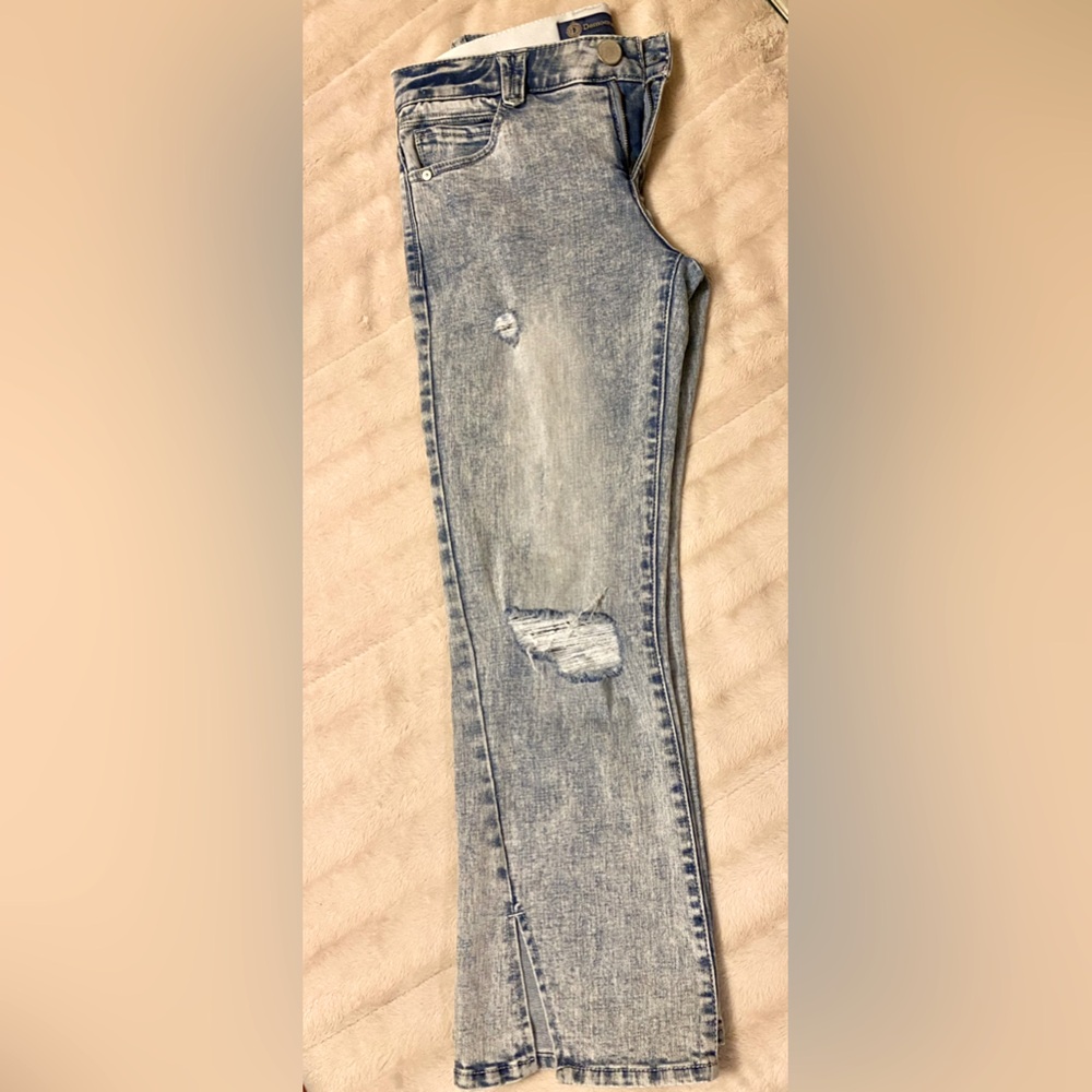 ✨Democracy distressed kick-flare jeans.🩵✨